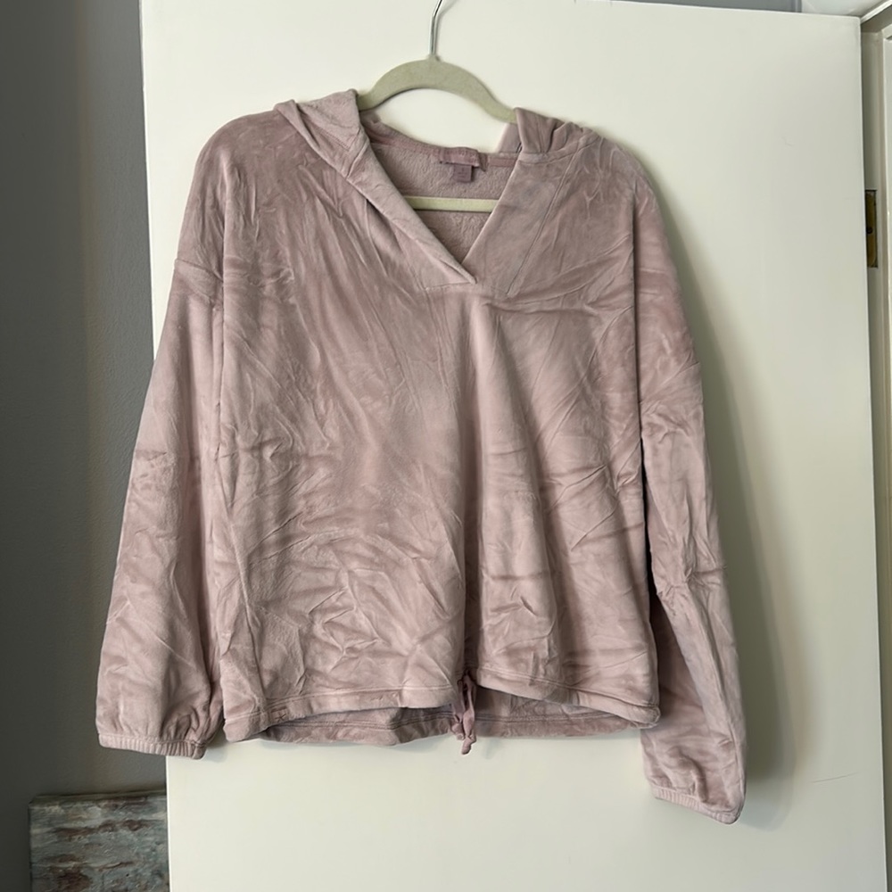 Barefoot dreams pink hooded pullover
